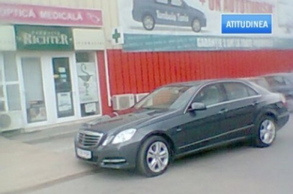 Atitudinea: Patronul de la Doraly şi-a tras limuzină Mercedes de 100.000 de euro